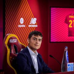 Primera fiesta para Dybala en Roma