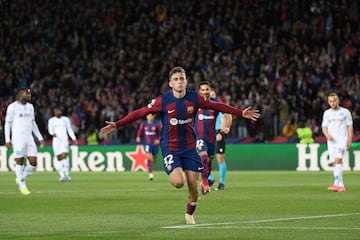 El canterano azulgrana celebra el primer gol que marca en el minuto 15 de partido.