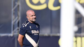 Paco López en un entrenamiento en la Ciudad Deportiva Bahía de Cádiz.
