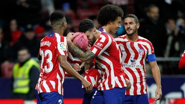 Los jugadores del Atlético celebra el gol de Griezmann al Valladolid.