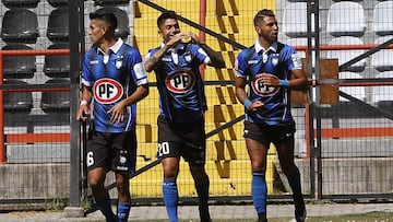 Futbol, Huachipato vs Palestino.
Campeonato de Clausura 2016/17
El jugador de Huachipato, Valter Huerta, centro, celebra su gol contra Palestino durante el partido de primera division disputado en el estadio Cap en Talcahuano, Chile.
11/02/2017
Dragomir Yankovic/Photosport*****
Football, Huachipato vs Palestino.
Clousure Championship 2016/17
Huachipato's player Valter Huerta, center, celebrates after scoring against Palestino during the first division football match at the Cap stadium in Talcahuano, Chile.
11/02/2017
Dragomir Yankovic//Photosport