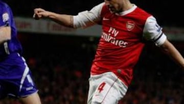 El Arsenal golea al Ipswich y accede a la final de la Carling