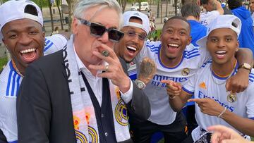 La icónica celebración de Ancelotti por la Liga 35, entre bailes y puros, fue con Vinicius, Militao y Rodrygo...