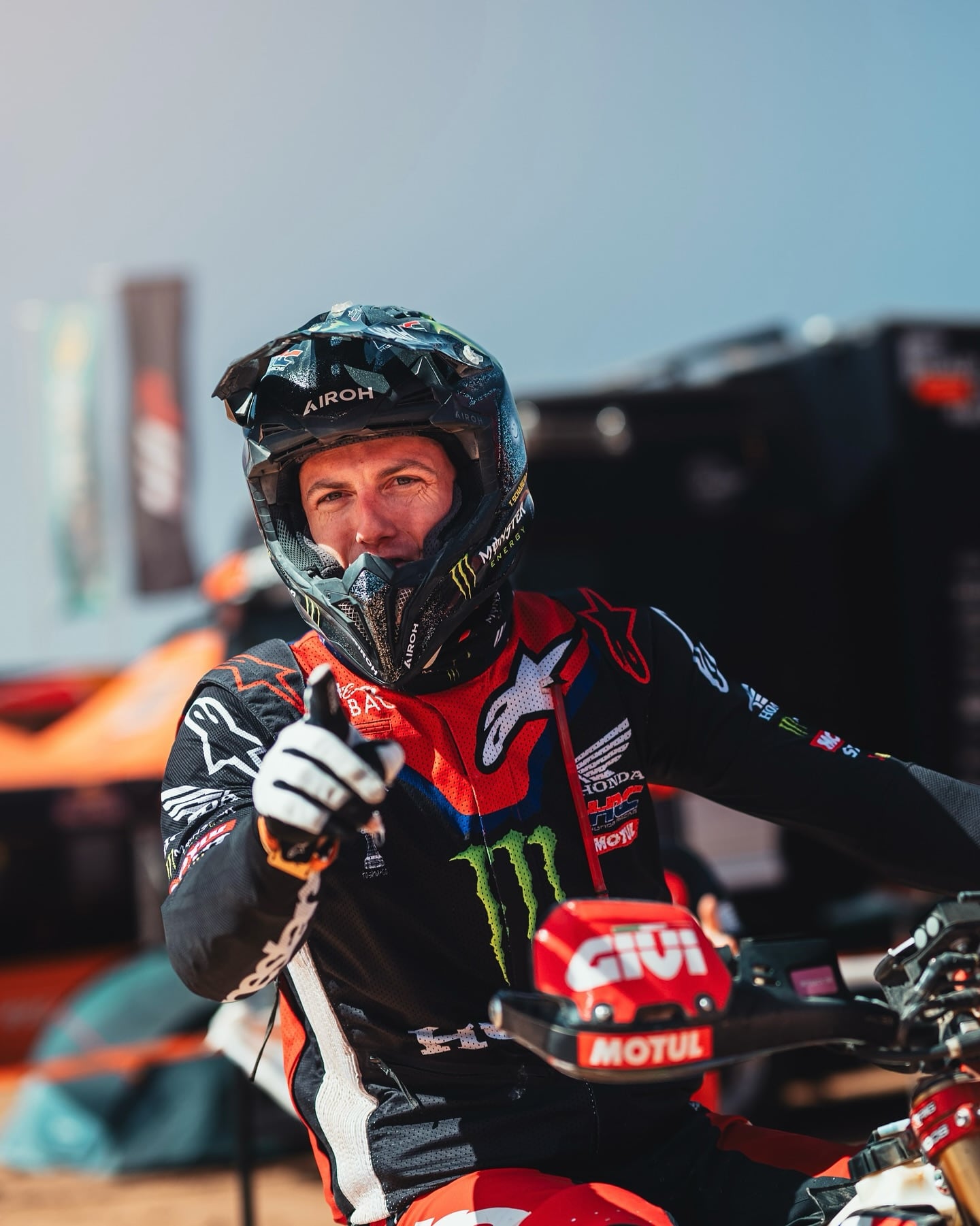 Tosha Schareina gana con la Honda la Etapa 2 del Rally de Marruecos.