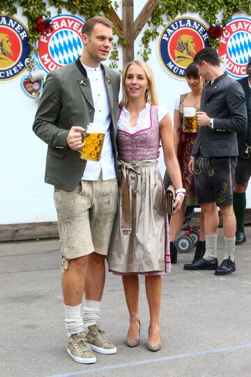 Manuel Neuer y su mujer Nina.