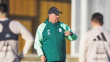 Rafa Benítez, durante un entrenamiento del Celta.