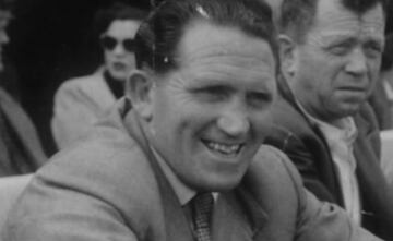 Llegó al Athletic como entrenador en un tiempo difícil, tras la Guerra Civil. Fue jugador de Real Madrid y Athletic. Estuvo siete años en los leones entre 1940-47 y sumó tres Copas consecutivas: 1943, 1944 y 1945.