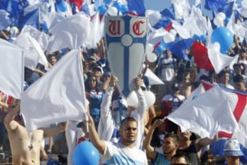 Futbol, Colo Colo vs Universidad Catolica
Quinta fecha, campeonato de Clausura 2016/17
Hinchas Universidad Catolica alientan a su equipo durante del partido de primera division contra Colo Colo disputado en el estadio Monumental de Santiago, Chile.
04/03/2017
Ramon Monroy/Photosport
*************

Football, Colo Colo vs Universidad Catolica
Fifth date, Clousure Championship 2016/17
Universidad Catolica's fans cheer their team during the first division football match against Colo Colo at the Monuemnatl stadium in Santiago, Chile.
04/03/2017
Ramon Monroy/Photosport