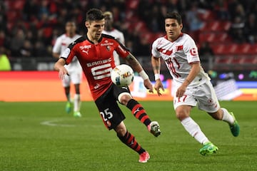 En agosto de 2019 fich¨® por el Sevilla F¨²tbol Club por cuatro temporadas y un coste de traspaso de 25 millones de euros. Defendi¨® la camiseta del Lille desde la temporada 2014/15 hasta la 2016/17.