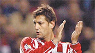<b>REFERENCIA</b>. Urzaiz ya se ha convertido en un histórico del Athletic.