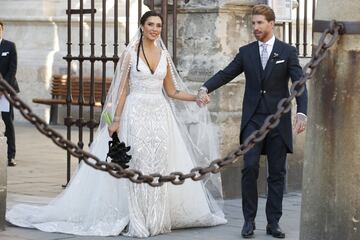 Pilar Rubio y Sergio Ramos saliendo como marido y mujer de la catedral de Sevilla.