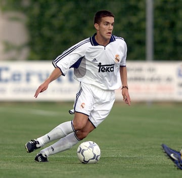 El centrocampista nacido en Caracas se form¨® en las categor¨ªas inferiores del Deportivo de La Coru?a hasta que fich¨® por el Real Madrid en 1998. Jug¨® en los filiales del equipo blanco hasta que dio el salto al Castilla la temporada 1999-00. En la temporada que estuvo tan solo visti¨® la camiseta en 2 encuentros en los que marc¨® 2 goles. Tras su marcha fich¨® por el Racing de Santander.