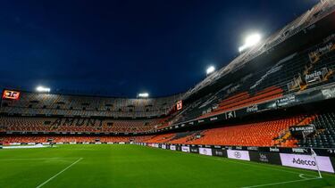 VALENCIA, SPAIN - SEPTEMBER 13: General view of the stadium prior to the La Liga match between Valencia CF and Levante UD at Estadio Mestalla on September 13, 2020 in Valencia, Spain. (Photo by Eric Alonso/Getty Images)