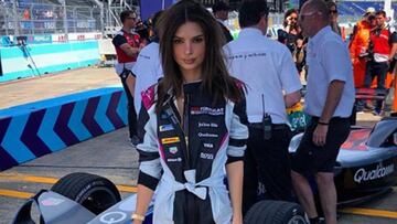 Emily Ratajkowski se mete a piloto de carreras de F&oacute;rmula E.