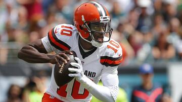 PHILADELPHIA, PA - SEPTEMBER 11: Quarterback Robert Griffin III #10 of the Cleveland Browns looks to pass against the Philadelphia Eagles during the first quarter at Lincoln Financial Field on September 11, 2016 in Philadelphia, Pennsylvania. Rich Schultz/Getty Images/AFP
== FOR NEWSPAPERS, INTERNET, TELCOS & TELEVISION USE ONLY ==