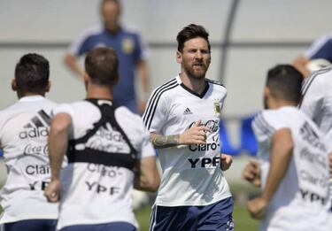 Argentina struggles down to team, not just Messi – Hierro