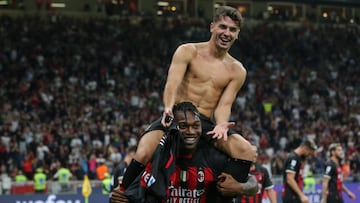 MILAN, ITALY - OCTOBER 08: Brahim Diaz of AC Milan celebrates with team mate Rafael Leao after scoring to give the side a 2-0 lead during the Serie A match between AC Milan and Juventus at Stadio Giuseppe Meazza on October 08, 2022 in Milan, Italy. (Photo by Jonathan Moscrop/Getty Images)