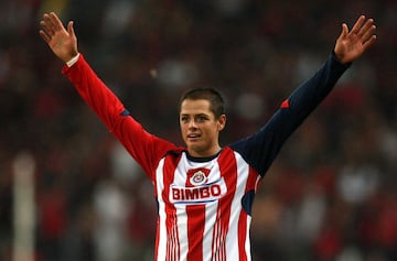 Previo a emigrar al futbol de Europa, con el Manchester United, el 'Chicharito' tuvo un gran Apertura 2009 vistiendo la camiseta rojiblanca donde metió 11 tantos. 