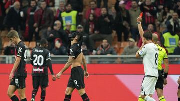 Soccer Football - Serie A - AC Milan v Spezia - San Siro, Milan, Italy - November 5, 2022 AC Milan's Olivier Giroud is shown a red card by referee Michael Fabbri REUTERS/Daniele Mascolo