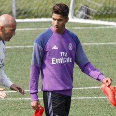 Achraf va a la gira del Madrid y opta a ser el sustituto de Danilo