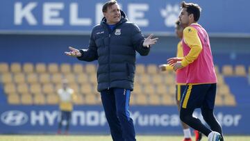 20/02/19 ENTRENAMIENTO ALCORCON 
 CRISTOBAL PARRALO ENTRENADOR 