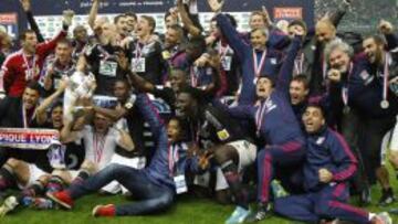 El Lyon celebró la conquista de la Copa de Francia en 2012