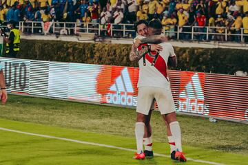 La Selección Colombia perdió 0-1 con la Selección Perú en Barranquilla por la decimoquinta jornada de las Eliminatorias Sudamericanas.