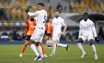 Dentinho marcó el 1-0.