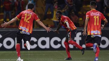 Foto del partido Herediano vs Atlanta United correspondiente a los Octavos de Final ida de la Scotiabank Concacaf Champions League 2019 celebrado en el estadio Eladio Rosabal Cordero en la ciudad de Heredia en Costa Rica.
 
 EN LA FOTO:
 
 Photo of the match Herediano vs Atlanta United corresponding to the Round of 16 Finals of the Scotiabank Concacaf Champions League 2019 held at the Eladio Rosabal Cordero stadium in the city of Heredia in Costa Rica.
 
 IN THE PHOTO: