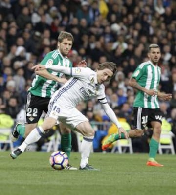 Modric in his 200th game, against Real Betis.
