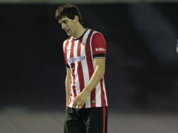 San José fue expulsado por doble amarilla.