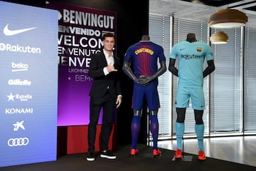 Coutinho unveiled as new Barcelona player