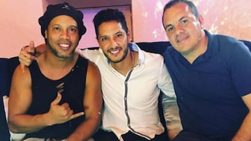 &Aacute;ngel Reyna presume foto con Ronaldinho y el &#039;Cuau&#039;