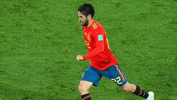 Isco ante Marruecos.