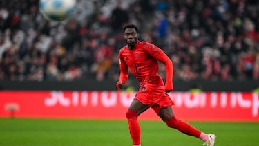 MUNICH, GERMANY - DECEMBER 20: Alphonso Davies of FC Bayern München in action during the Bundesliga match between FC Bayern München and RB Leipzig at Allianz Arena on December 20, 2024 in Munich, Germany. (Photo by Daniel Kopatsch/Getty Images)