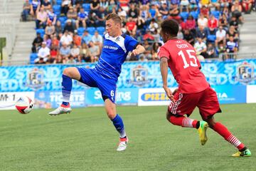 Nik Ledgerwood, internacional canadiense, fue uno de los mejores jugadores del FC Edmonton en la temporada 2016. El mediocampista dio el equilibrio que necesitaba su equipo y tambi¨¦n marc¨® dos goles. Tiene 31 a?os y es uno de los l¨ªder de la selecci¨®n de Canad¨¢.
