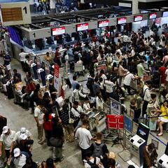 What services are not working in USA after the CrowdStrike failure that has affected Microsoft?