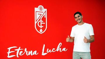 Yann Bodiger, posando en Granada.