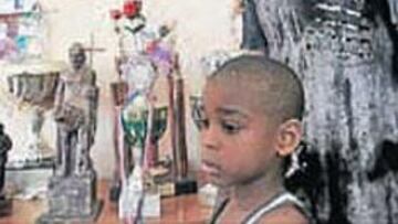 <b>DESERTÓ. </b>Rigondeaux, en casa con su hijo, intentó dejar Cuba.