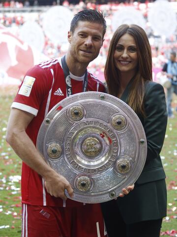 Xabi Alonso y su mujer Nagore Aramburu.