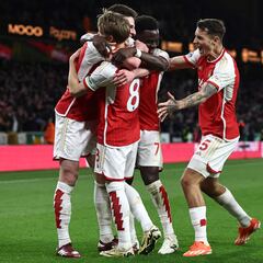 Trossard y Odegaard cumplen con la faena