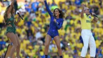 Jennifer Lopez, Claudia Leitte y Pitbull en la ceremonia de inauguración.
