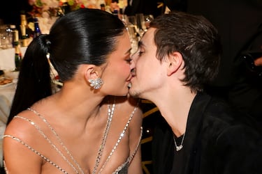 Kylie Jenner y Timothée Chalamet durante la 83.ª edición de los Globos de Oro, celebrada en el Beverly Hilton.