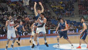 El Madrid sufre y clasifica ante el Andorra; Ayón, 10 puntos