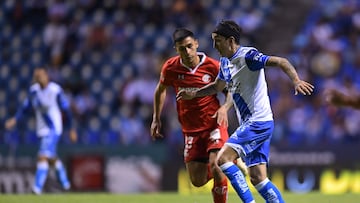 (L-R), Claudio Baeza of Toluca and Omar Fernandez of Puebla during the game Puebla vs Toluca, corresponding to Round 14 of the Torneo Clausura 2023 of the Liga BBVA MX, at Cuauhtemoc Stadium, on April 07, 2023.
<br><br>
(I-D), Claudio Baeza de Toluca y Omar Fernandez de Puebla durante el partido Puebla vs Toluca, Correspondiente a la Jornada 14 del Torneo Clausura 2023 de la Liga BBVA MX, en el Estadio Cuauhtemoc, el 07 de Abril de 2023.