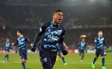 Brahim tiene espejos