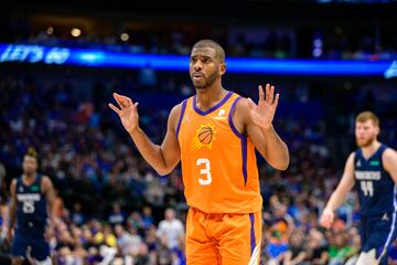 Phoenix Suns guard Chris Paul (3)