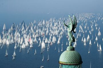 La Regata Barcolana vivió una nueva edición en el Golfo de Trieste, en el mar Adriático. Se trata de la cita de vela más concurrida del mundo, como así lo acredita el récord Guinness que logró en 2018 con 2.689 embarcaciones. Para esta 50ª edición, otra vez se superaron las 2.000 y los 15.000 marineros.