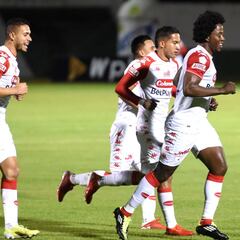 Golazo de Carlos Sánchez y triunfo de Santa Fe en Tunja