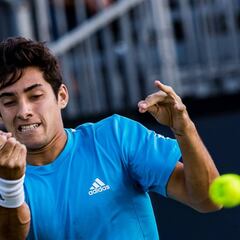 Garin no supo cerrar el partido y cayó en tres sets ante Coric